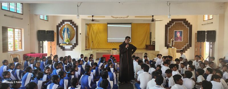 പ്രമാണം:Orientation 35052 23 4.jpg