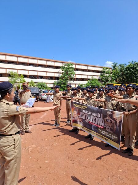 പ്രമാണം:11047 pledge 3.jpg