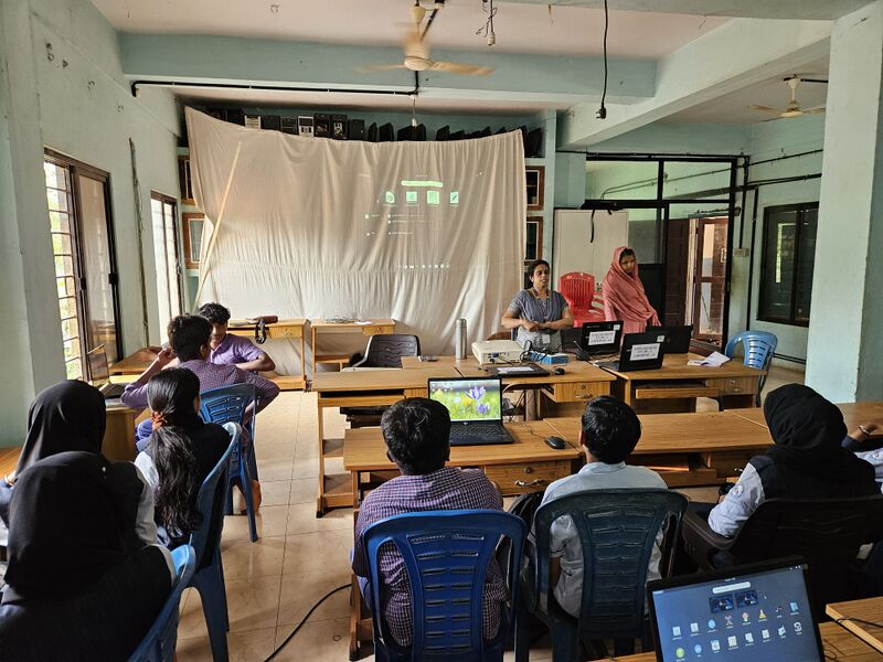 പ്രമാണം:18028 lkcamp.jpg