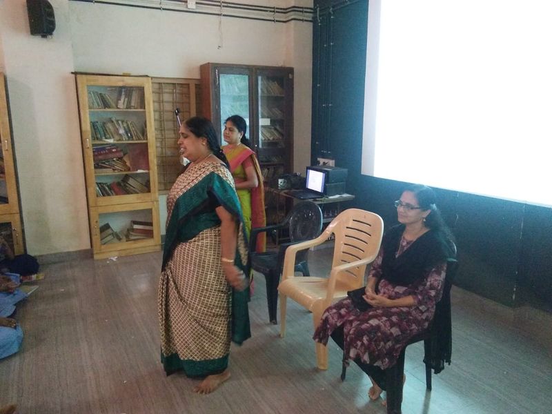 പ്രമാണം:18073 71 helo eng.jpg