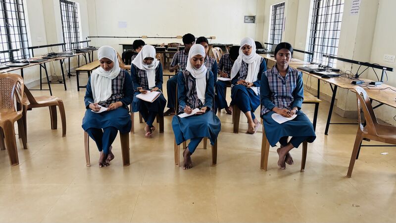 പ്രമാണം:19013 quiz1.jpg