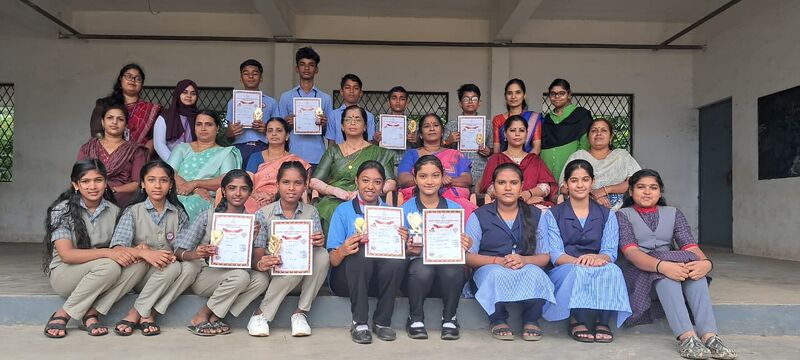 പ്രമാണം:21060 KHS ENGLISH ASSEMBLY4.jpg