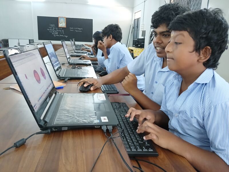 പ്രമാണം:21060 lk ied class1.jpg