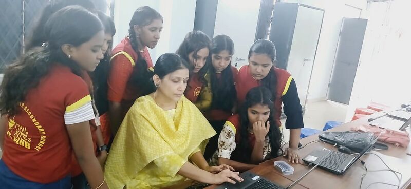 പ്രമാണം:21060 lk installation fest3.jpg