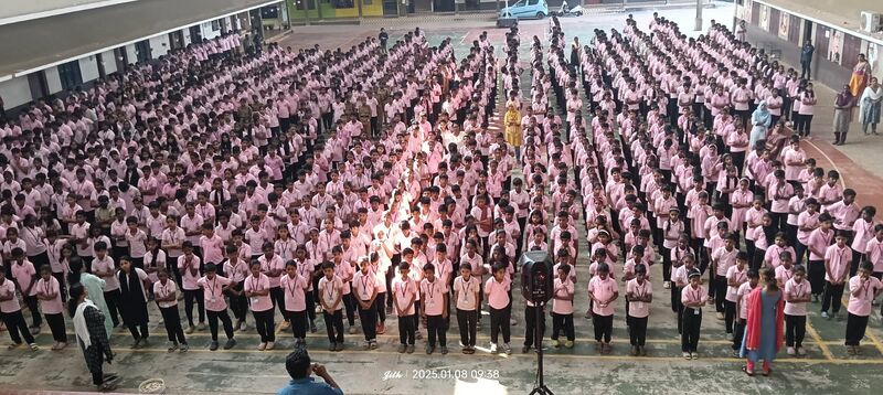പ്രമാണം:25049- kadayiruppu school assembly.jpeg