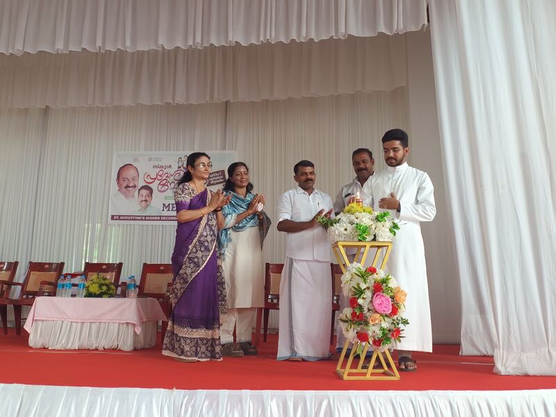 പ്രമാണം:28037 pravesanotsavam June 2 2026.jpg