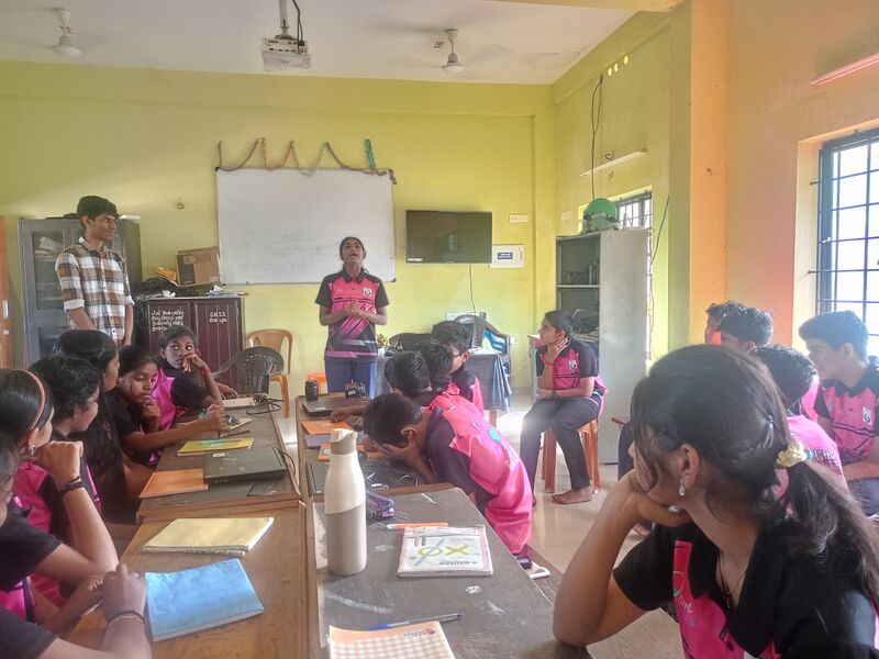 പ്രമാണം:36065 camera training254.jpg