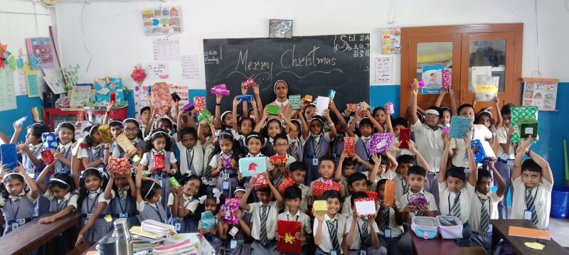 പ്രമാണം:44443 chritsmas32025.jpg