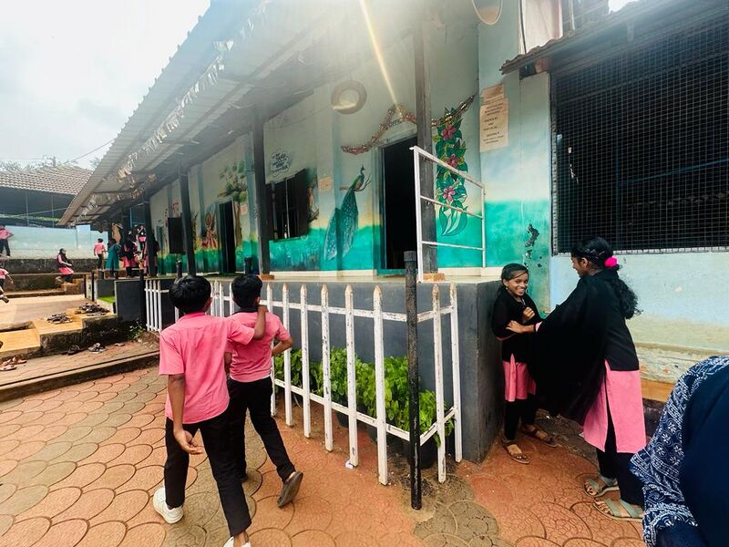 പ്രമാണം:48335 HITECH BUILDING.jpg