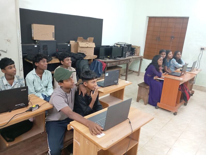 പ്രമാണം:LK Camp 1.jpg