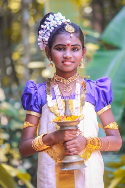 പ്രമാണം:Onam poiga.jpg