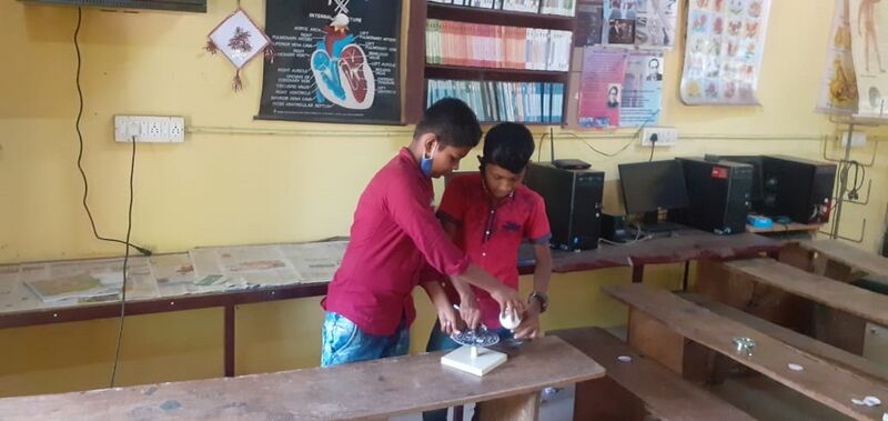 പ്രമാണം:SCIENCE LAB 3.jpeg