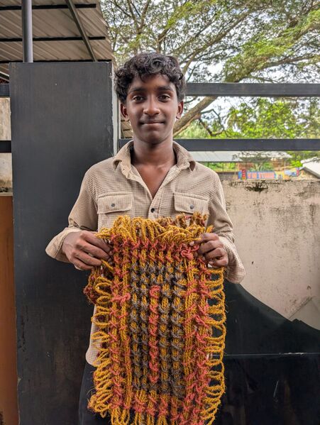 പ്രമാണം:19862 fest2.jpg