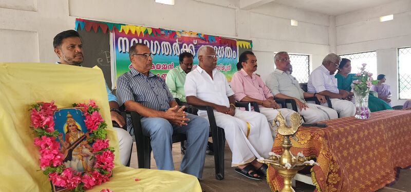 പ്രമാണം:21060-khs june2 PRAVESHANOLSAVAM.jpeg