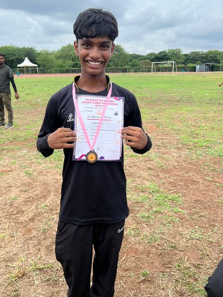 പ്രമാണം:21060 RUNNING RACE.jpg