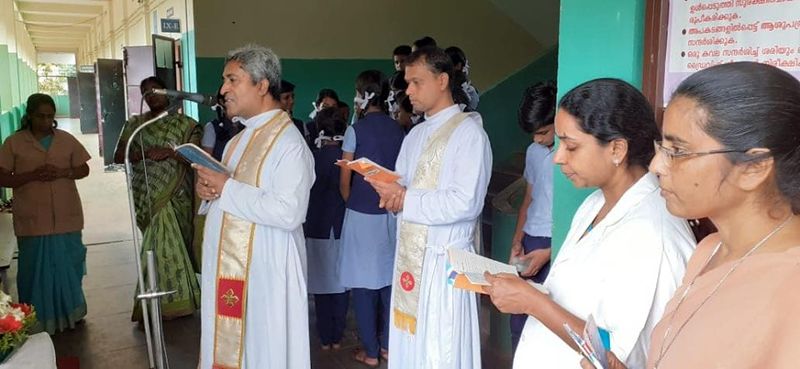 പ്രമാണം:22071 സ്കൂൾ പ്രതിഷ്ഠ.jpg