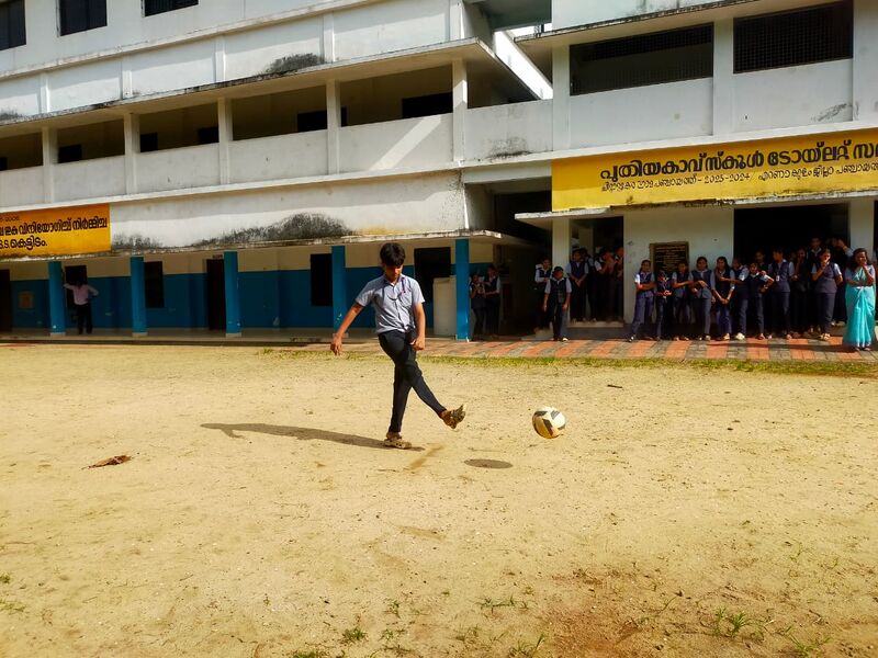 പ്രമാണം:25059 EKM 2TG26-17-06.jpg