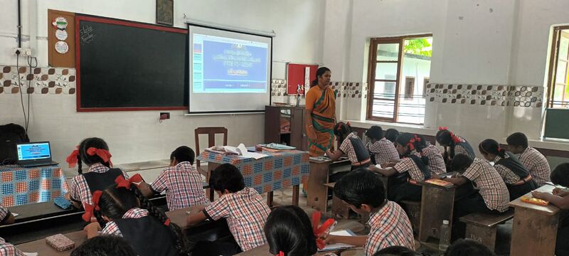 പ്രമാണം:26342- smart class .jpg