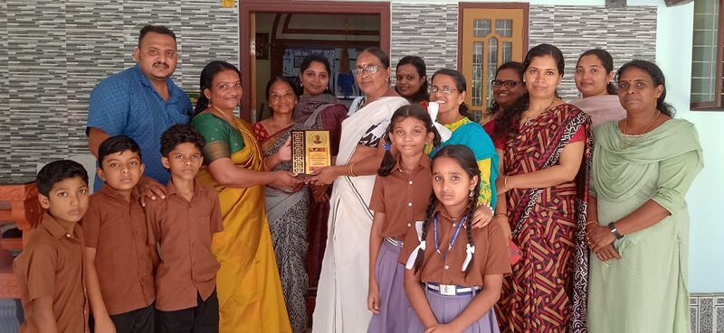 പ്രമാണം:27228 HITECH GURUVANTHANAM.jpeg