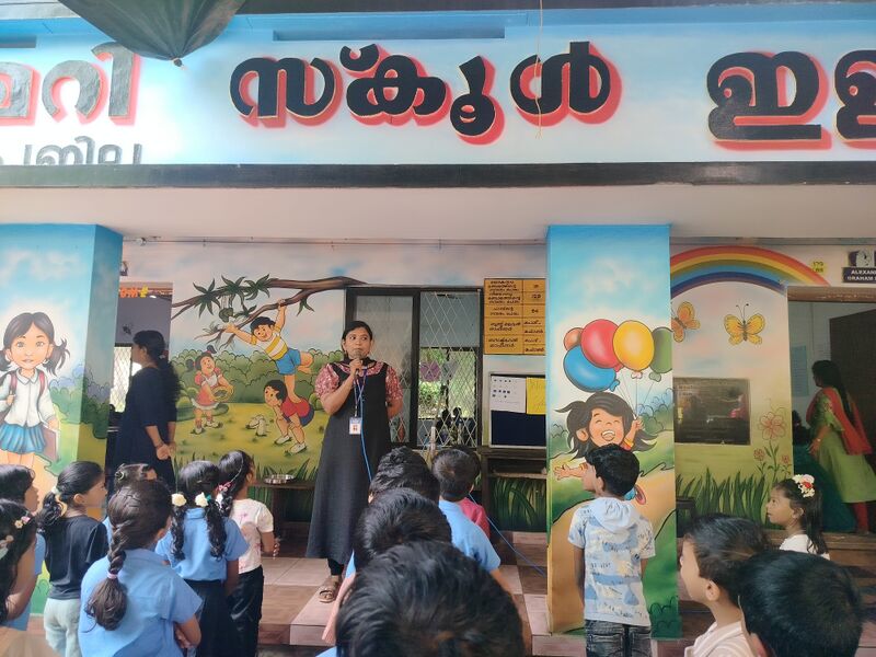 പ്രമാണം:42307 suchitwam class.jpg