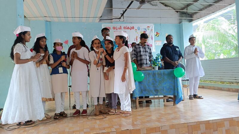 പ്രമാണം:44354 sisudinam 2.jpg