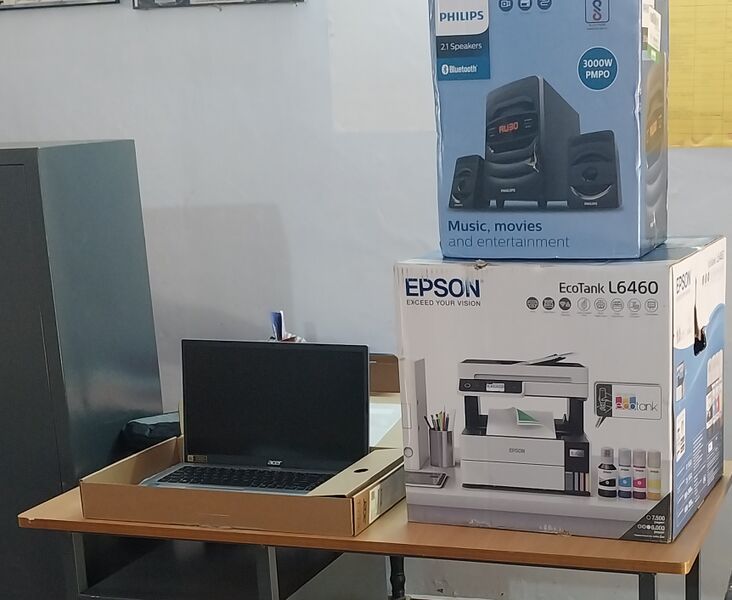 പ്രമാണം:PrincePeter-hitech2-45327.jpg