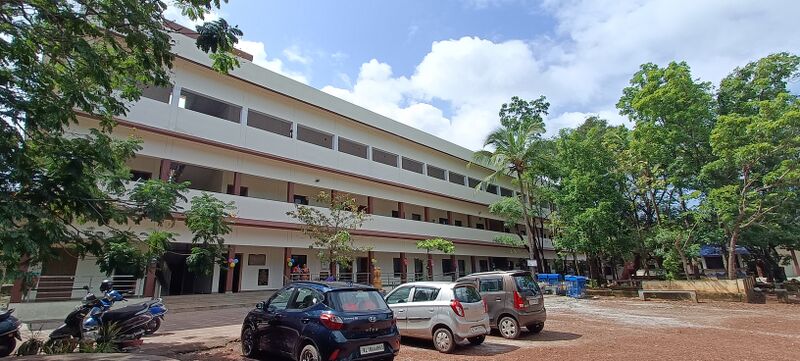 പ്രമാണം:16056 School Building June2.jpg