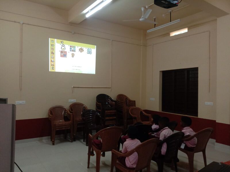 പ്രമാണം:24608 computer lab 2.jpeg