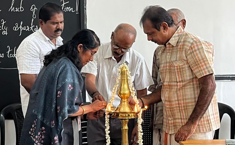 പ്രമാണം:35050 labinaug252.jpg