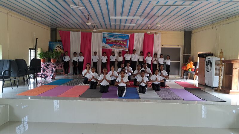 പ്രമാണം:36046 y4.jpg