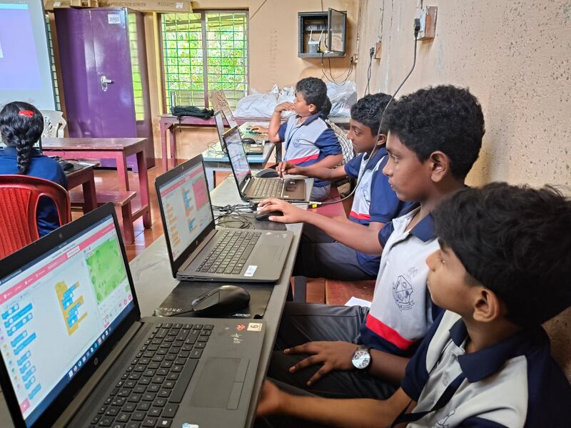 പ്രമാണം:38043 LKSCHOOLCAMP25-28-05.jpeg