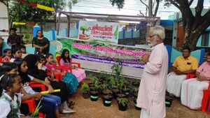 44244 MEDICINAL PLANTS3.jpg