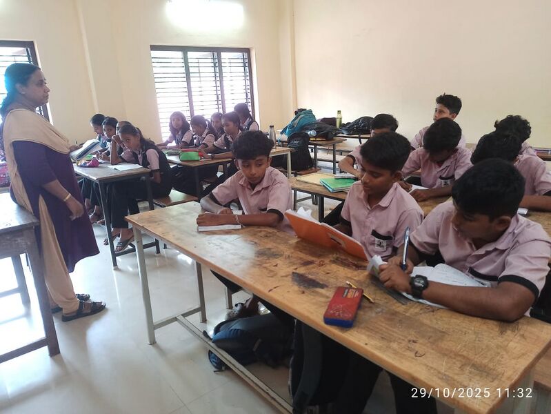 പ്രമാണം:12027 uss2.jpg