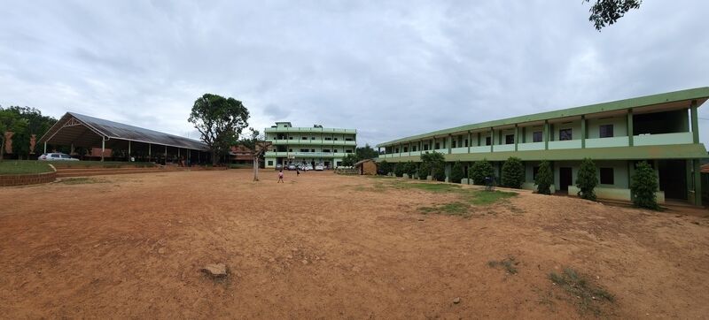 പ്രമാണം:15011school.jpg