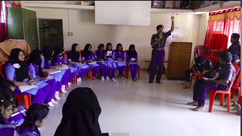 പ്രമാണം:15051 scout class818.png