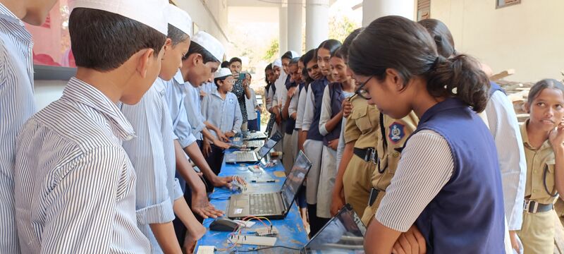 പ്രമാണം:16056 lk4.jpg