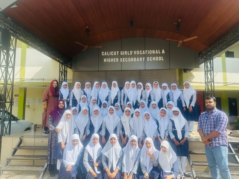 പ്രമാണം:17092-lk group photo camp.jpeg