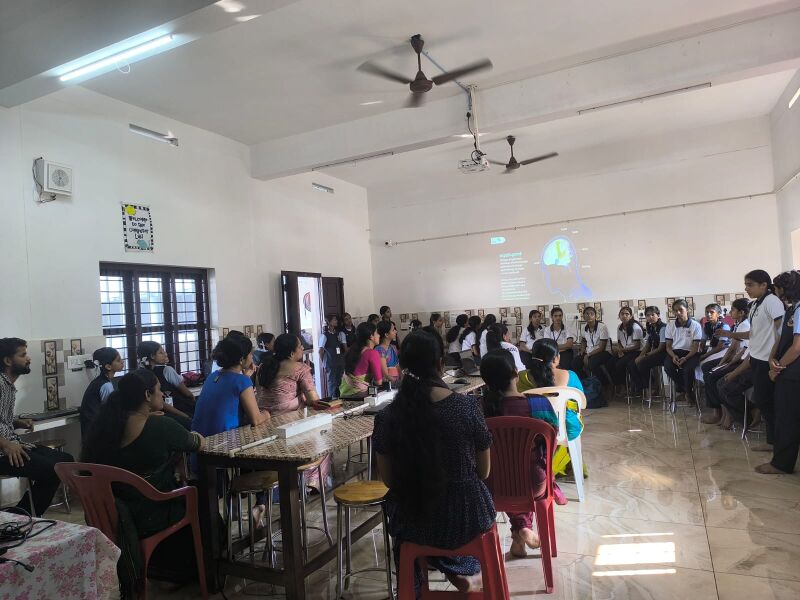 പ്രമാണം:22017 LK AI Awareness class-03.jpg