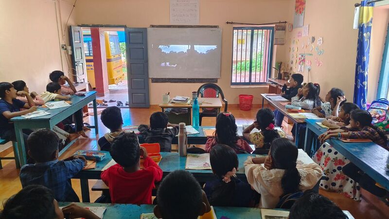 പ്രമാണം:23456 high tec class.jpeg