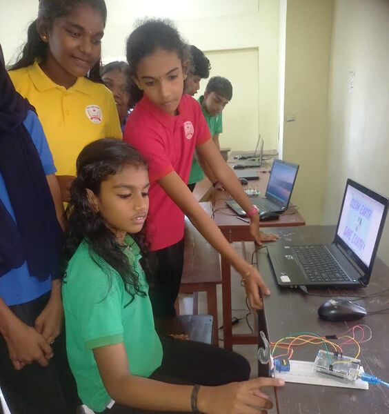 പ്രമാണം:43073-Robotic fest.jpeg