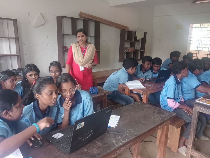 പ്രമാണം:43078-school camp1.jpg