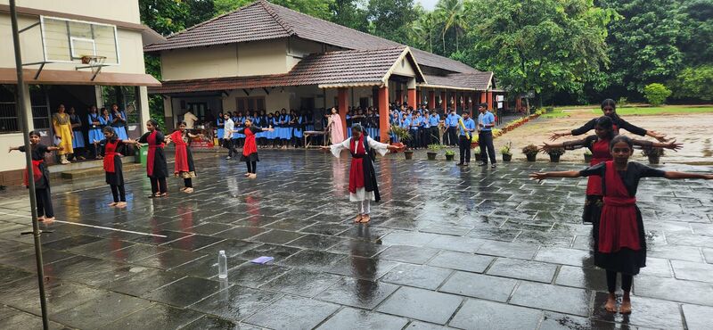 പ്രമാണം:47084 lahari 2025-06-26.jpeg