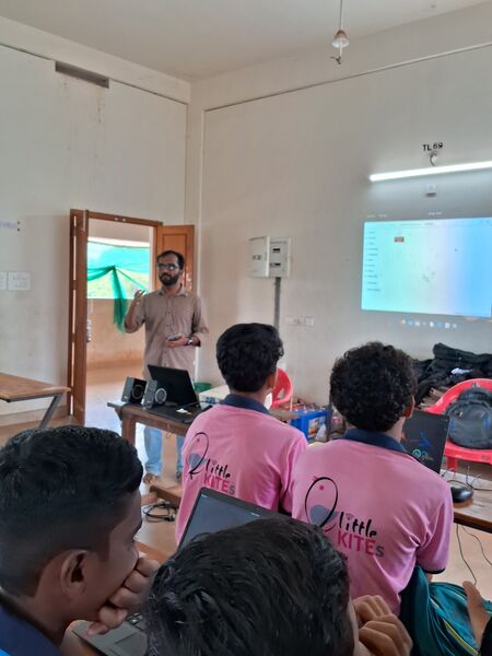 പ്രമാണം:12044 vacation camp 27 2.jpg