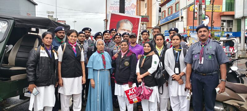 പ്രമാണം:15051 relief work.jpg