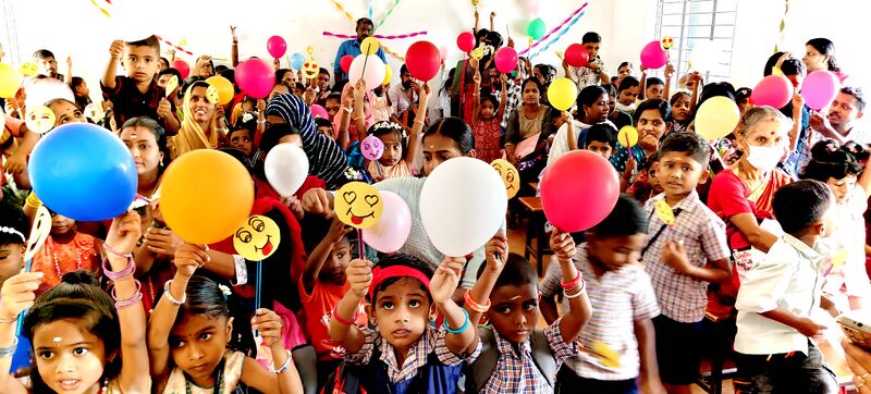 പ്രമാണം:21098 PRAVESANOLSAVAM 2025-26 1.jpg