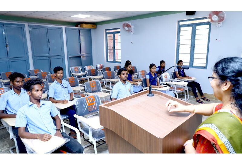 പ്രമാണം:21122 hitech hssclass.jpg