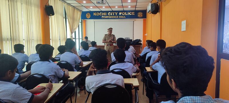 പ്രമാണം:26056 court visit.jpg