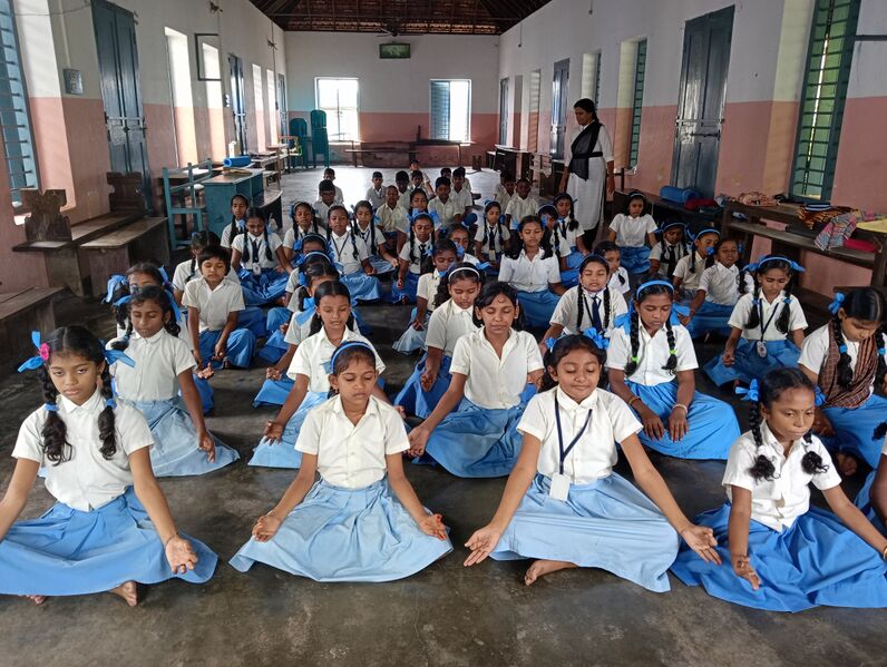 പ്രമാണം:26543-Hitech school activities.jpg