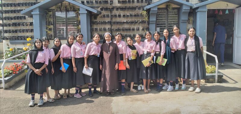 പ്രമാണം:29040-LK Srishti Special School Visit2025-1.jpg