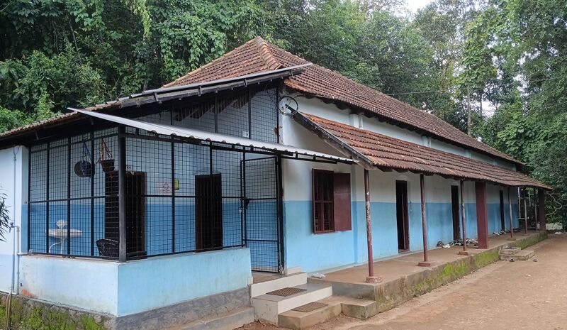 പ്രമാണം:38443 School Photo 2025.jpg
